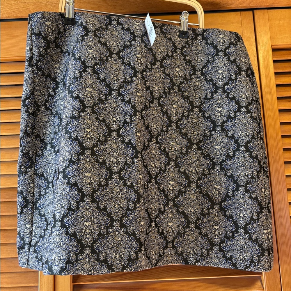 Elegant Black, Grey and Blue Patterned Loft Mini Skirt